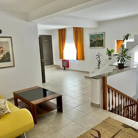 Parc Vatra Dornei 2 - Family, Couples & Groups Apartment Exterior photo